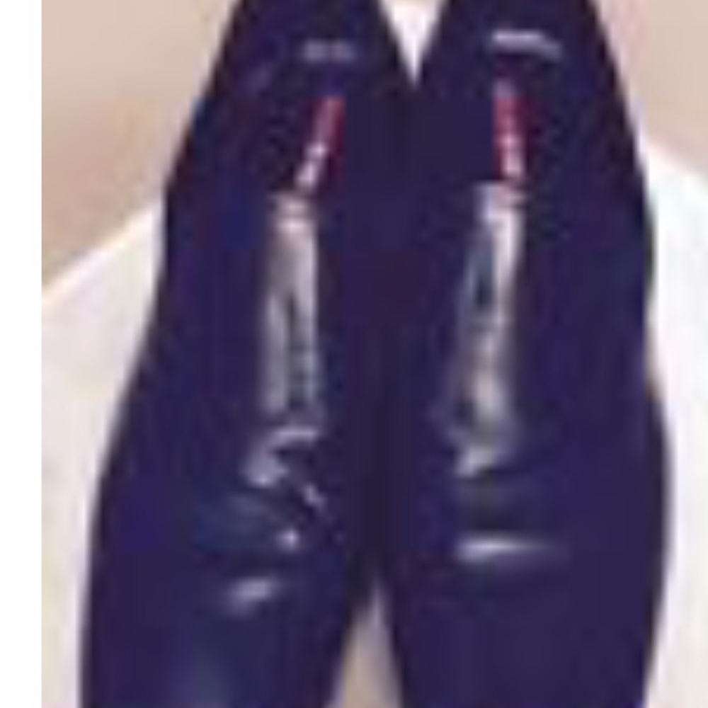 Prada - Picture 1 of 1
